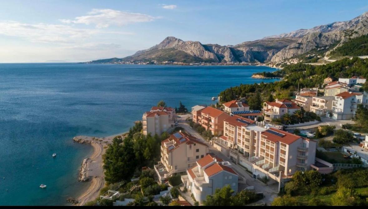 Apartment Ines Омиш Экстерьер фото