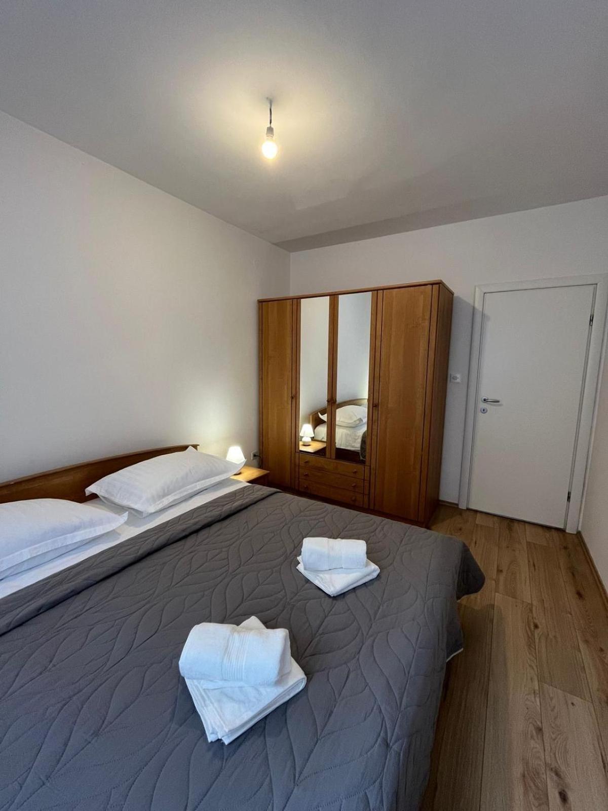 Apartment Ines Омиш Экстерьер фото
