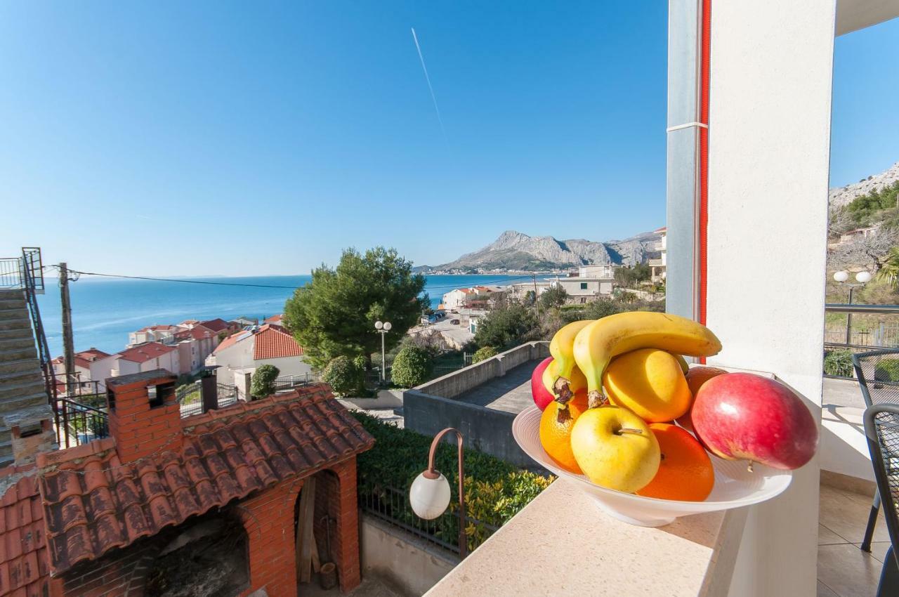 Apartment Ines Омиш Экстерьер фото