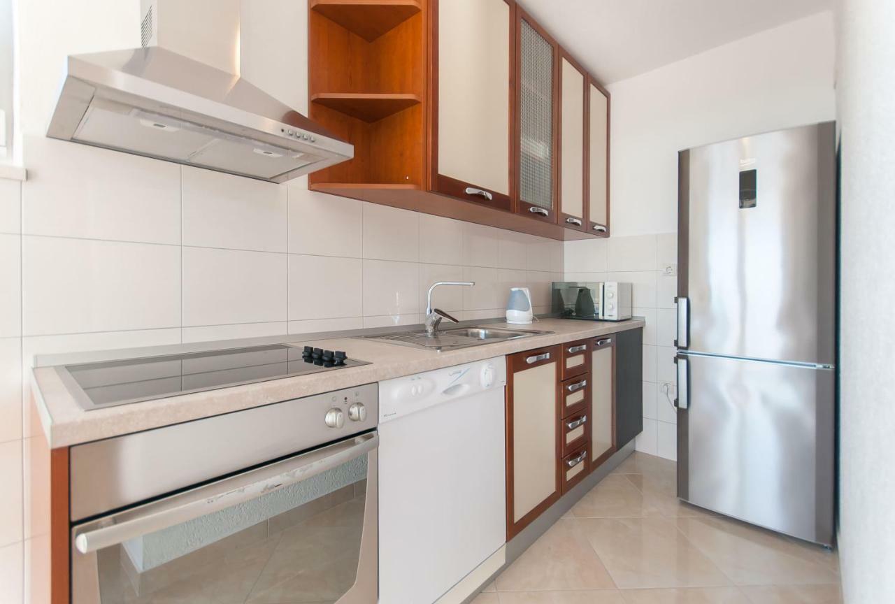 Apartment Ines Омиш Экстерьер фото