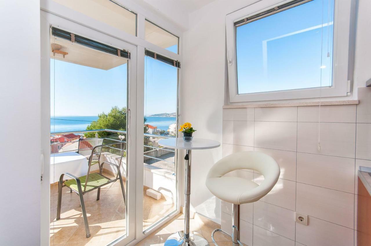 Apartment Ines Омиш Экстерьер фото