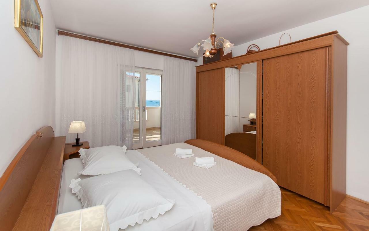 Apartment Ines Омиш Экстерьер фото