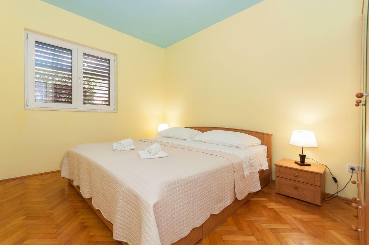 Apartment Ines Омиш Экстерьер фото