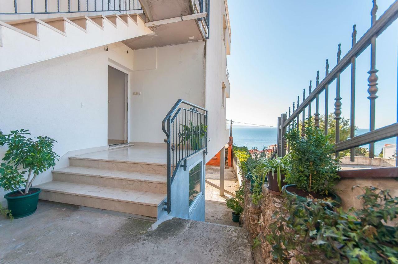 Apartment Ines Омиш Экстерьер фото